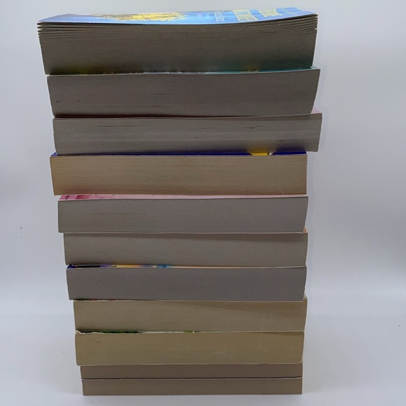 Debbie Macomber Bundle of 10 Softcover Books Cedar Cove Orchard Valley Dakota - Picture 6 of 8